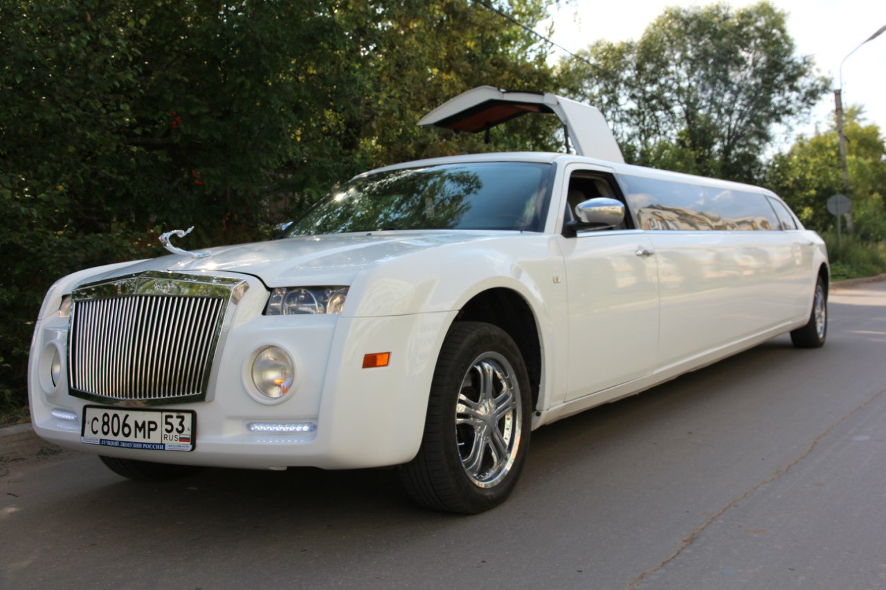 Лимузин Chrysler Rolls-Royce Phantom style
